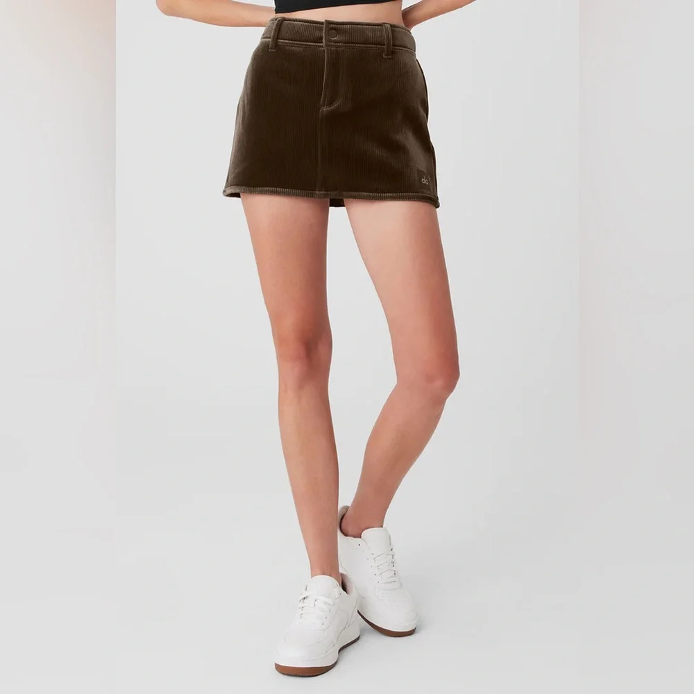 Alo Yoga A-line skirt size S (4-6 ) New with out tag! Macchiato